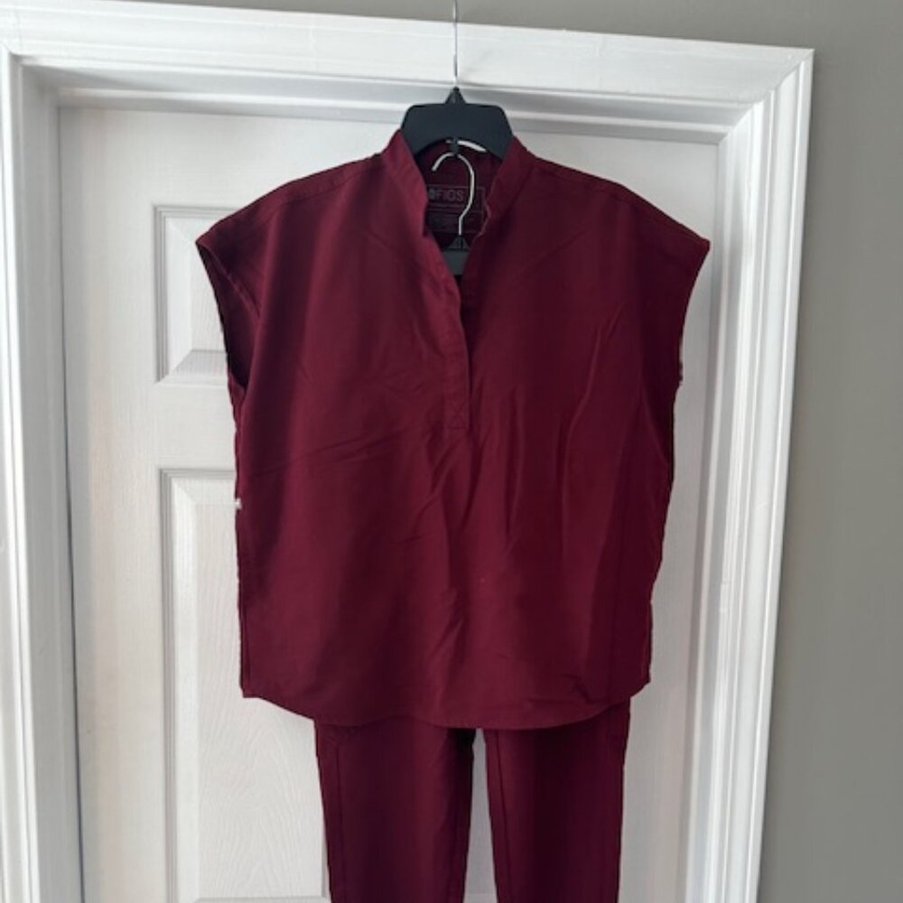 Figs scrubs- maroon